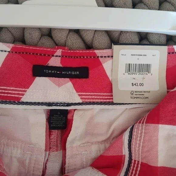 NWT Women's Tomy Hilfiger checkered shorts size 0 - Picture 3 of 6